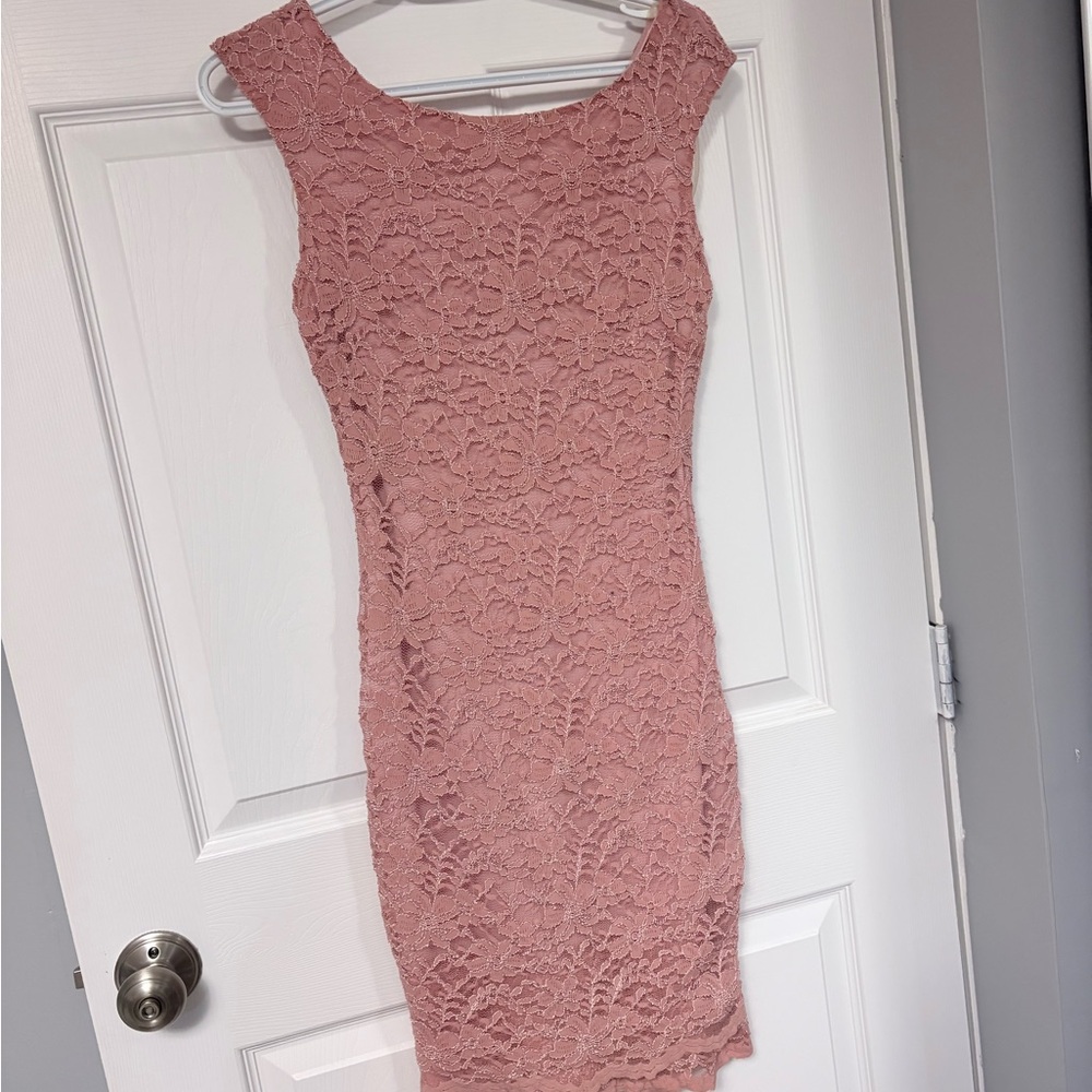 le château Rose Dusty Lace Midi Sheath Dress